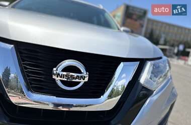 Внедорожник / Кроссовер Nissan Rogue 2016 в 