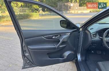 Внедорожник / Кроссовер Nissan Rogue 2018 в 