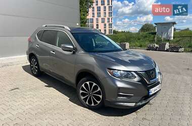 Внедорожник / Кроссовер Nissan Rogue 2017 в Харькове