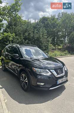 Внедорожник / Кроссовер Nissan Rogue 2017 в Харькове