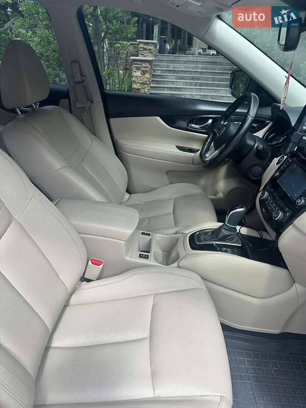 Позашляховик / Кросовер Nissan Rogue 2017 в Харкові