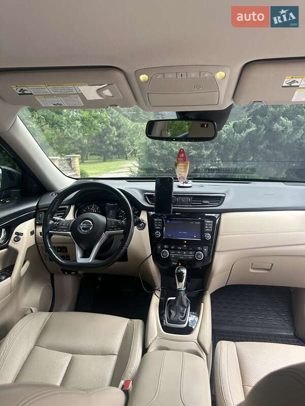 Позашляховик / Кросовер Nissan Rogue 2017 в Харкові