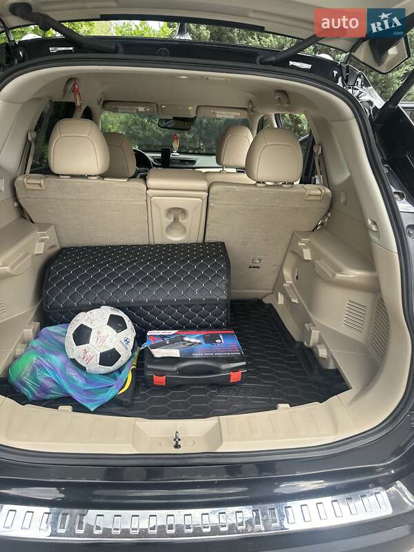 Позашляховик / Кросовер Nissan Rogue 2017 в Харкові