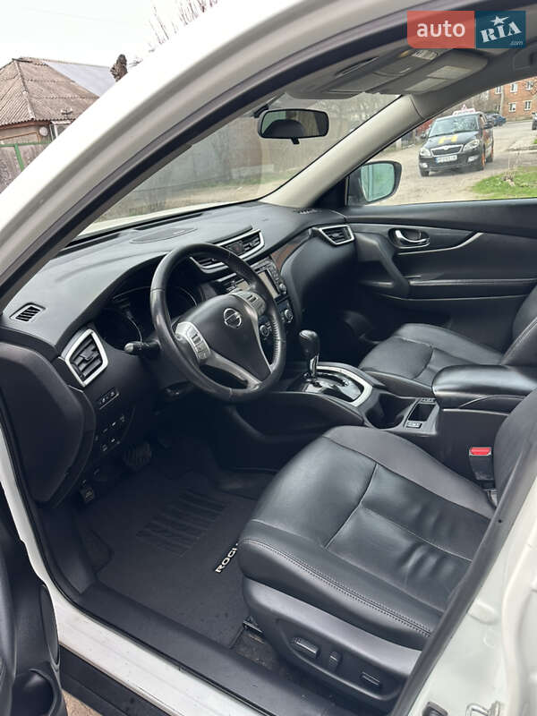 Внедорожник / Кроссовер Nissan Rogue 2015 в Николаеве