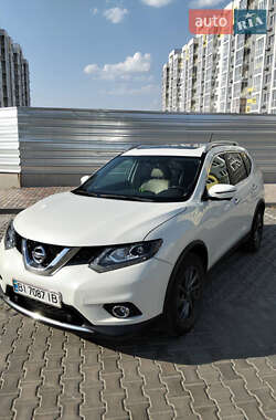Внедорожник / Кроссовер Nissan Rogue 2015 в Полтаве