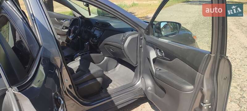 Позашляховик / Кросовер Nissan Rogue 2018 в Павлограді