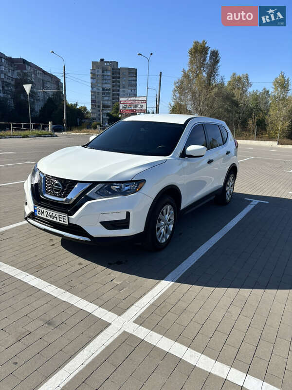 Внедорожник / Кроссовер Nissan Rogue 2018 в 