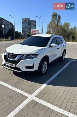 Внедорожник / Кроссовер Nissan Rogue 2018 в 