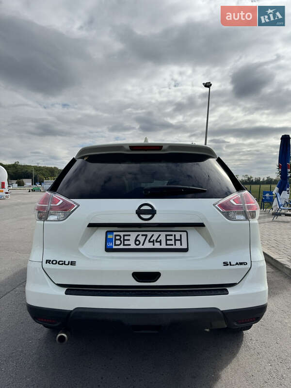 Позашляховик / Кросовер Nissan Rogue 2016 в Первомайську
