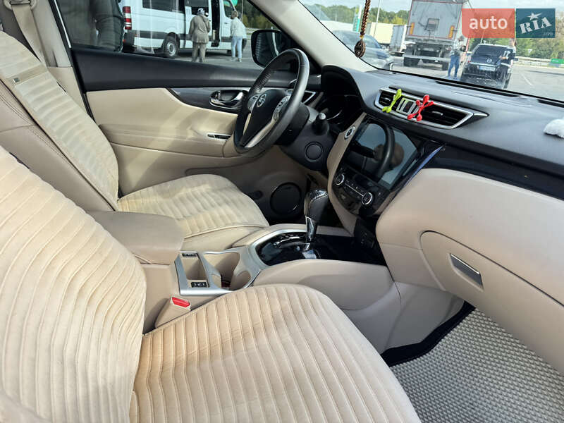 Позашляховик / Кросовер Nissan Rogue 2016 в Первомайську