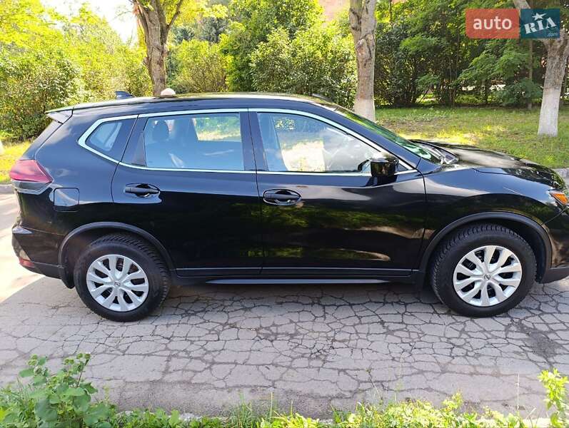 Внедорожник / Кроссовер Nissan Rogue 2018 в Здолбунове