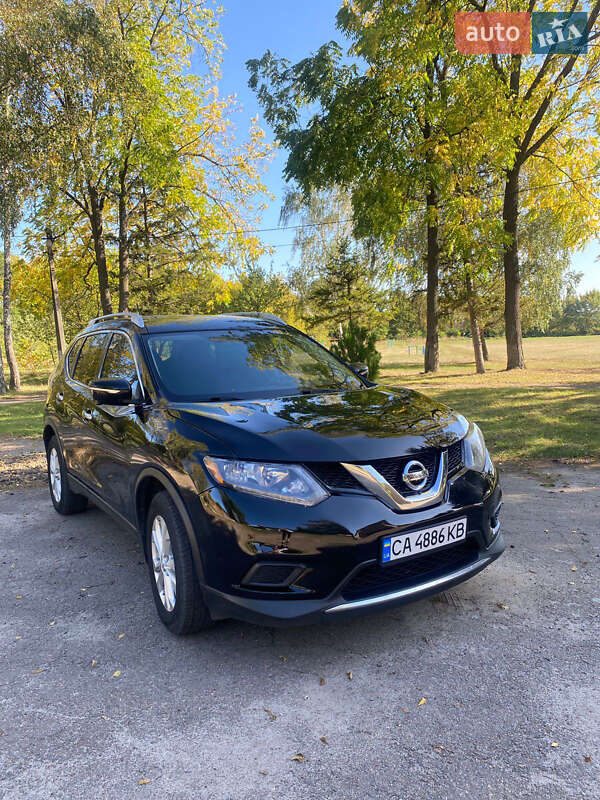 Внедорожник / Кроссовер Nissan Rogue 2015 в Смеле