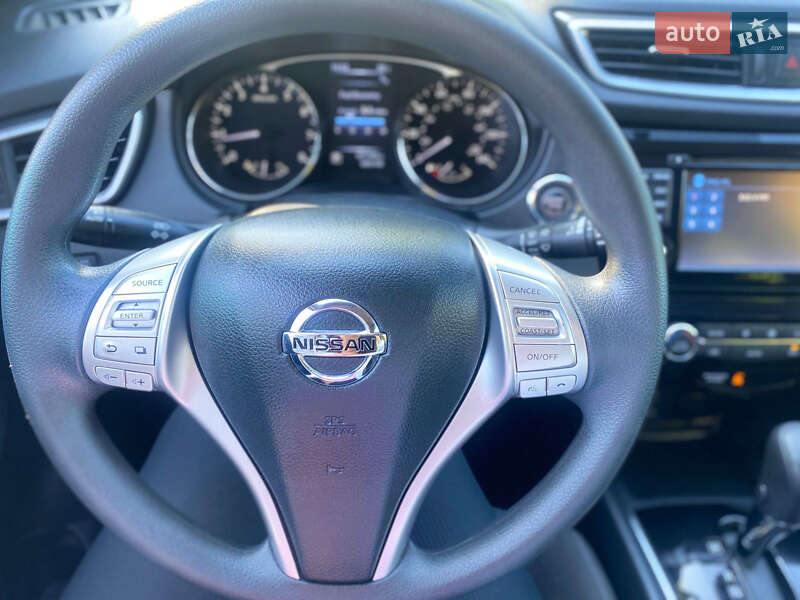 Внедорожник / Кроссовер Nissan Rogue 2015 в Смеле