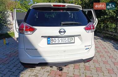 Позашляховик / Кросовер Nissan Rogue 2015 в 