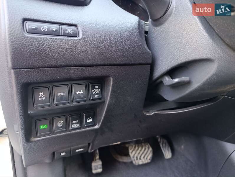 Позашляховик / Кросовер Nissan Rogue 2015 в Тернополі