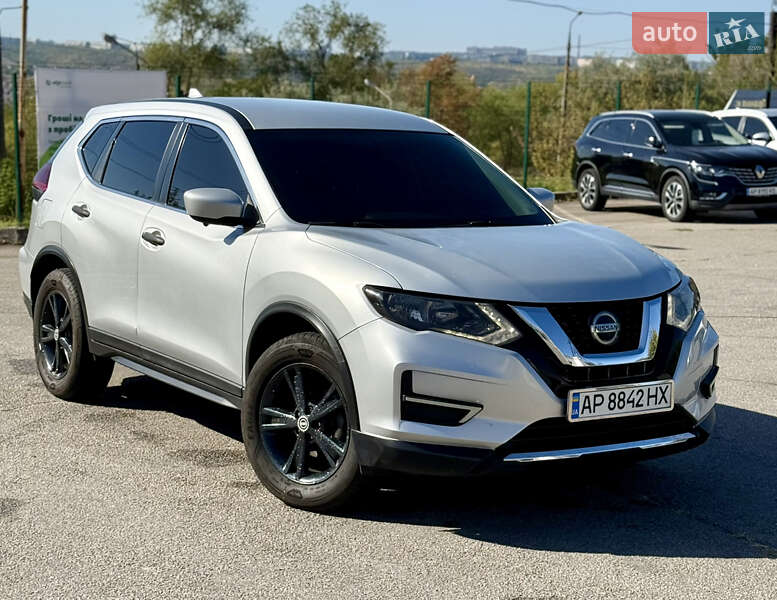 Внедорожник / Кроссовер Nissan Rogue 2018 в 