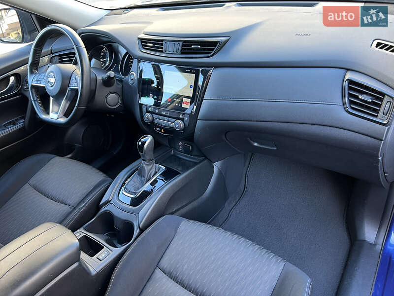 Внедорожник / Кроссовер Nissan Rogue 2017 в Киеве