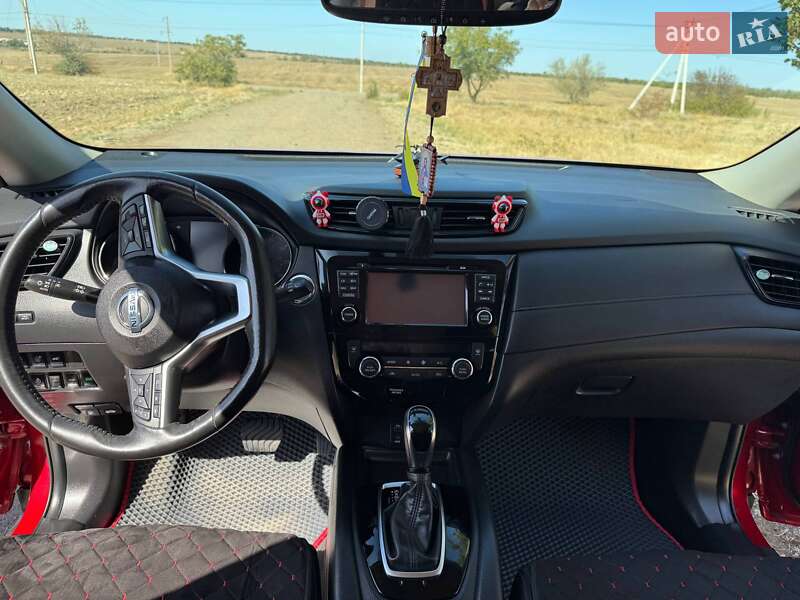 Внедорожник / Кроссовер Nissan Rogue 2017 в Одессе