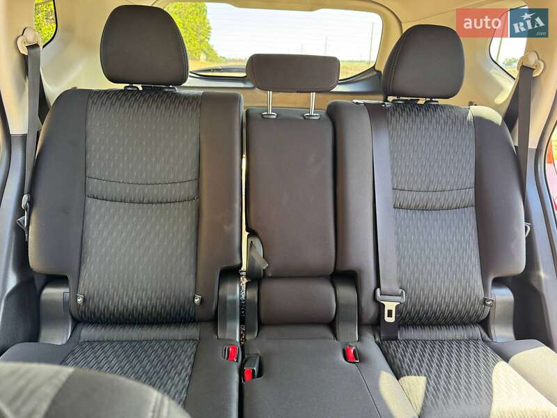 Внедорожник / Кроссовер Nissan Rogue 2017 в Одессе