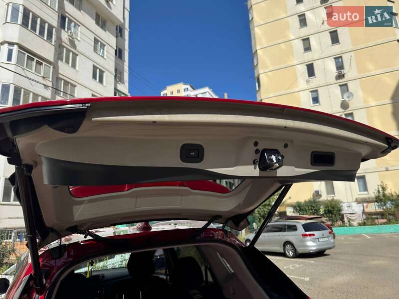 Внедорожник / Кроссовер Nissan Rogue 2017 в Одессе