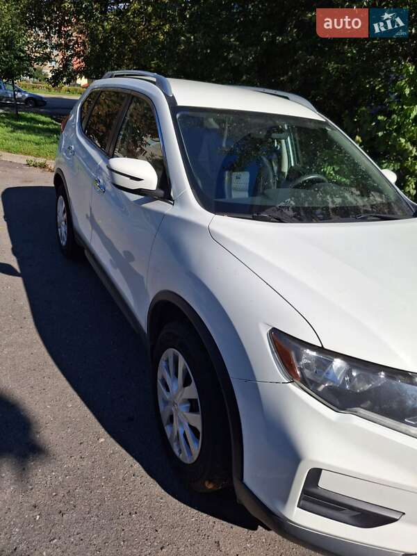 Внедорожник / Кроссовер Nissan Rogue 2017 в Хмельницком