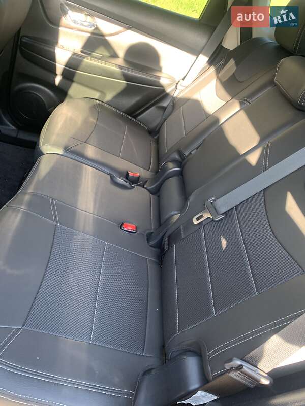 Внедорожник / Кроссовер Nissan Rogue 2018 в Львове