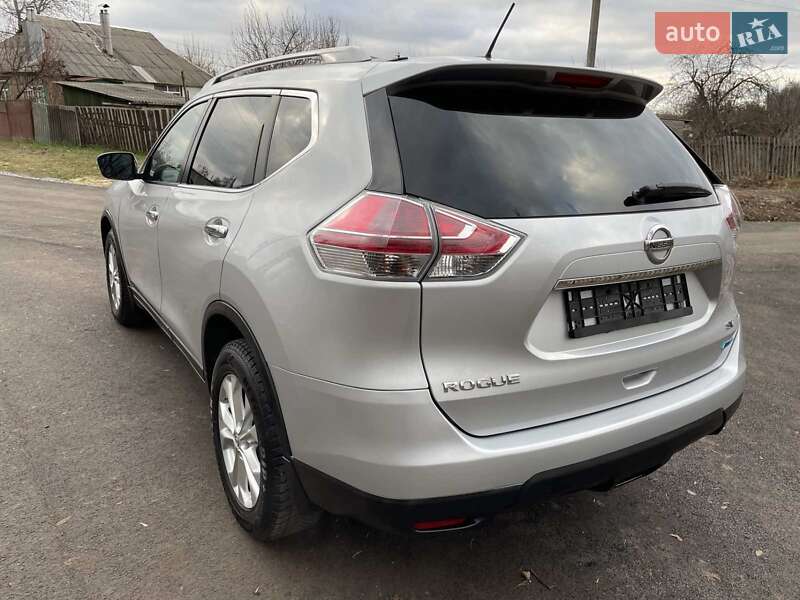 Позашляховик / Кросовер Nissan Rogue 2013 в Мостиській