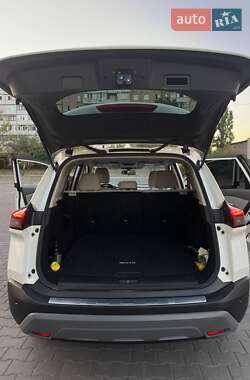 Внедорожник / Кроссовер Nissan Rogue 2021 в 