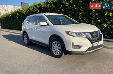 Внедорожник / Кроссовер Nissan Rogue 2017 в Киеве