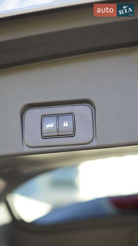 Позашляховик / Кросовер Nissan Rogue 2023 в Дніпрі