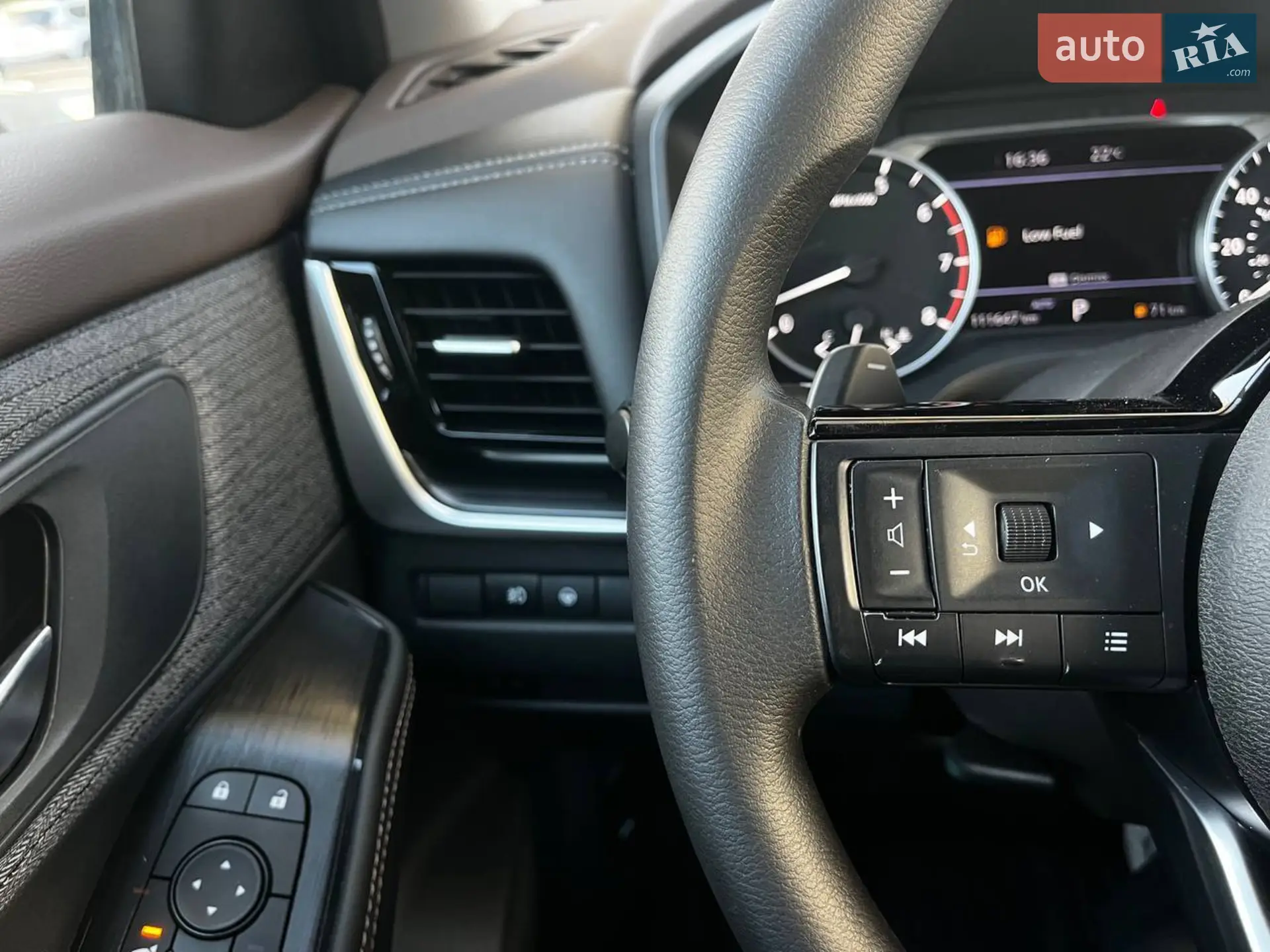 2022 Nissan Rogue - мініатюра 21