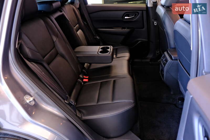 Внедорожник / Кроссовер Nissan Rogue 2023 в Одессе