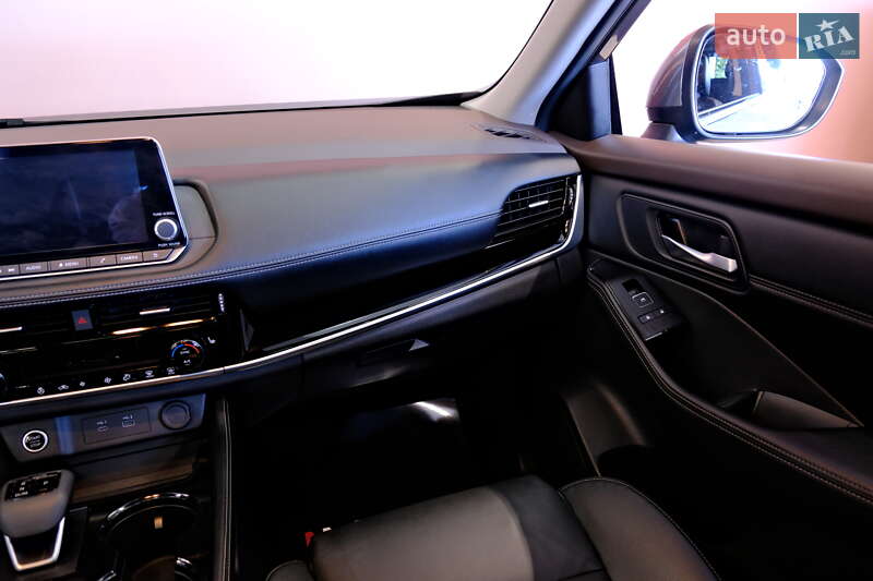 Внедорожник / Кроссовер Nissan Rogue 2023 в Одессе