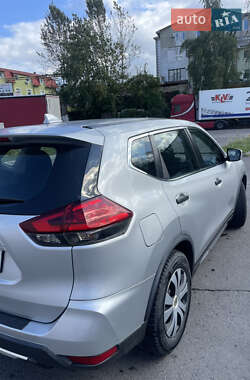 Внедорожник / Кроссовер Nissan Rogue 2017 в 
