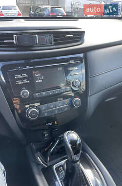 Внедорожник / Кроссовер Nissan Rogue 2017 в 