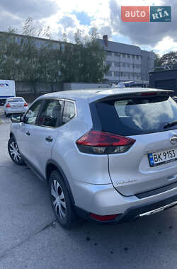 Внедорожник / Кроссовер Nissan Rogue 2017 в 