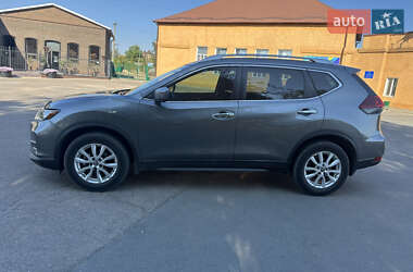 Внедорожник / Кроссовер Nissan Rogue 2018 в 