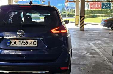 Внедорожник / Кроссовер Nissan Rogue 2017 в 