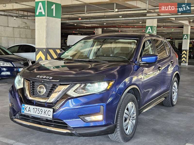 Внедорожник / Кроссовер Nissan Rogue 2017 в 