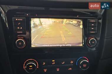 Внедорожник / Кроссовер Nissan Rogue 2017 в 