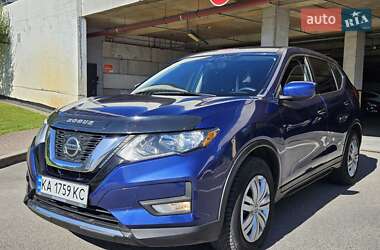 Внедорожник / Кроссовер Nissan Rogue 2017 в 