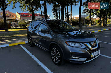 Внедорожник / Кроссовер Nissan Rogue 2018 в 