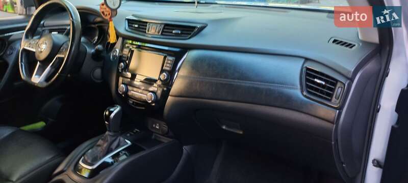 Внедорожник / Кроссовер Nissan Rogue 2018 в Кропивницком