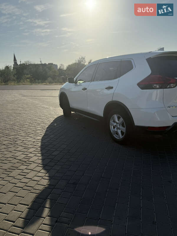 Внедорожник / Кроссовер Nissan Rogue 2017 в Одессе