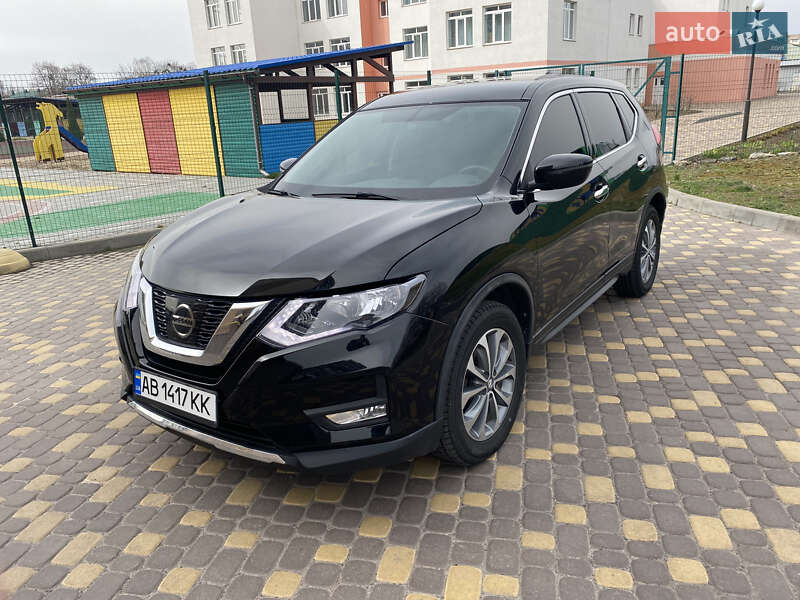 Внедорожник / Кроссовер Nissan Rogue 2017 в Виннице