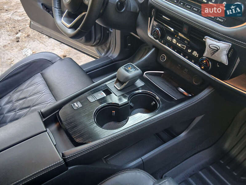 Позашляховик / Кросовер Nissan Rogue 2021 в Кропивницькому