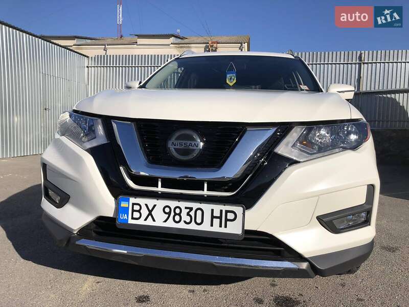 Внедорожник / Кроссовер Nissan Rogue 2018 в Хмельницком