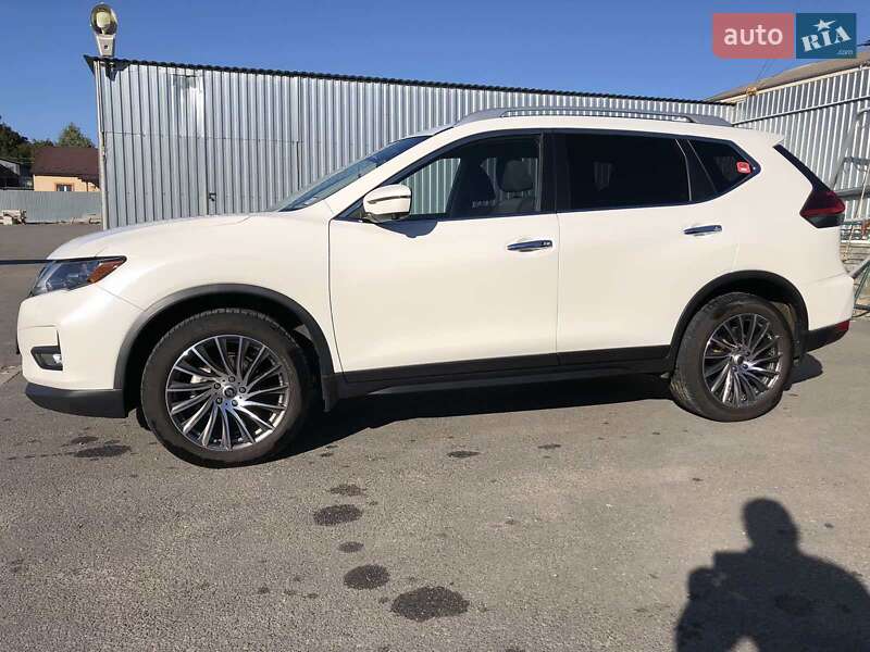 Внедорожник / Кроссовер Nissan Rogue 2018 в Хмельницком