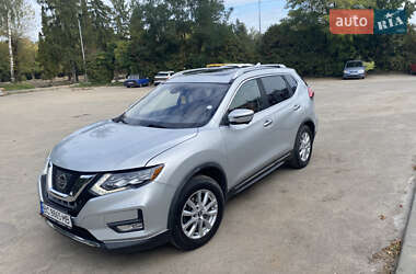 Позашляховик / Кросовер Nissan Rogue 2017 в Львові