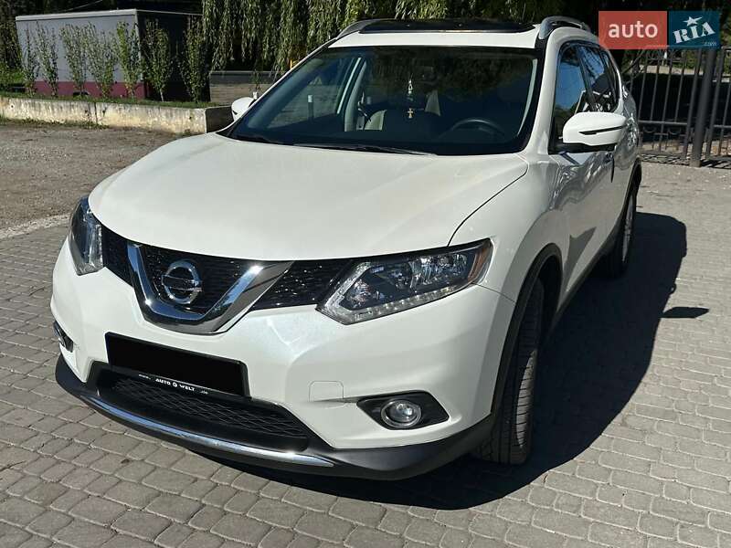 Внедорожник / Кроссовер Nissan Rogue 2016 в Надворной